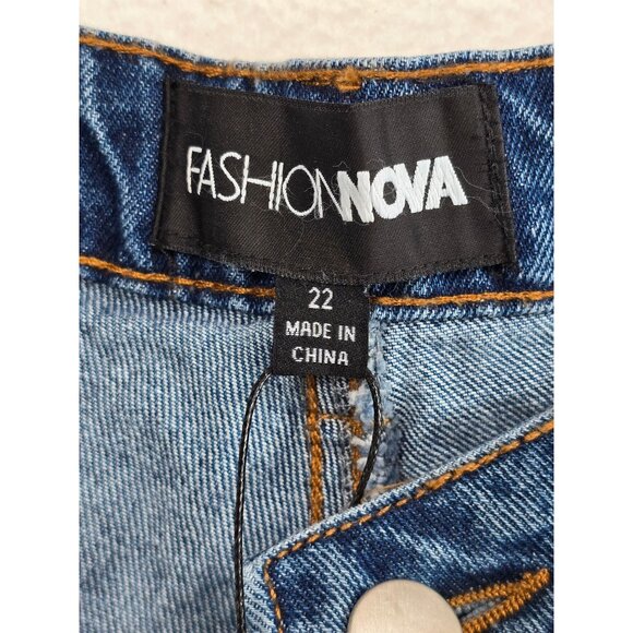Fashion Nova Womens Blue Denim Cargo Pants Size 22 Wide Leg Baggy NEW - Picture 2 of 5